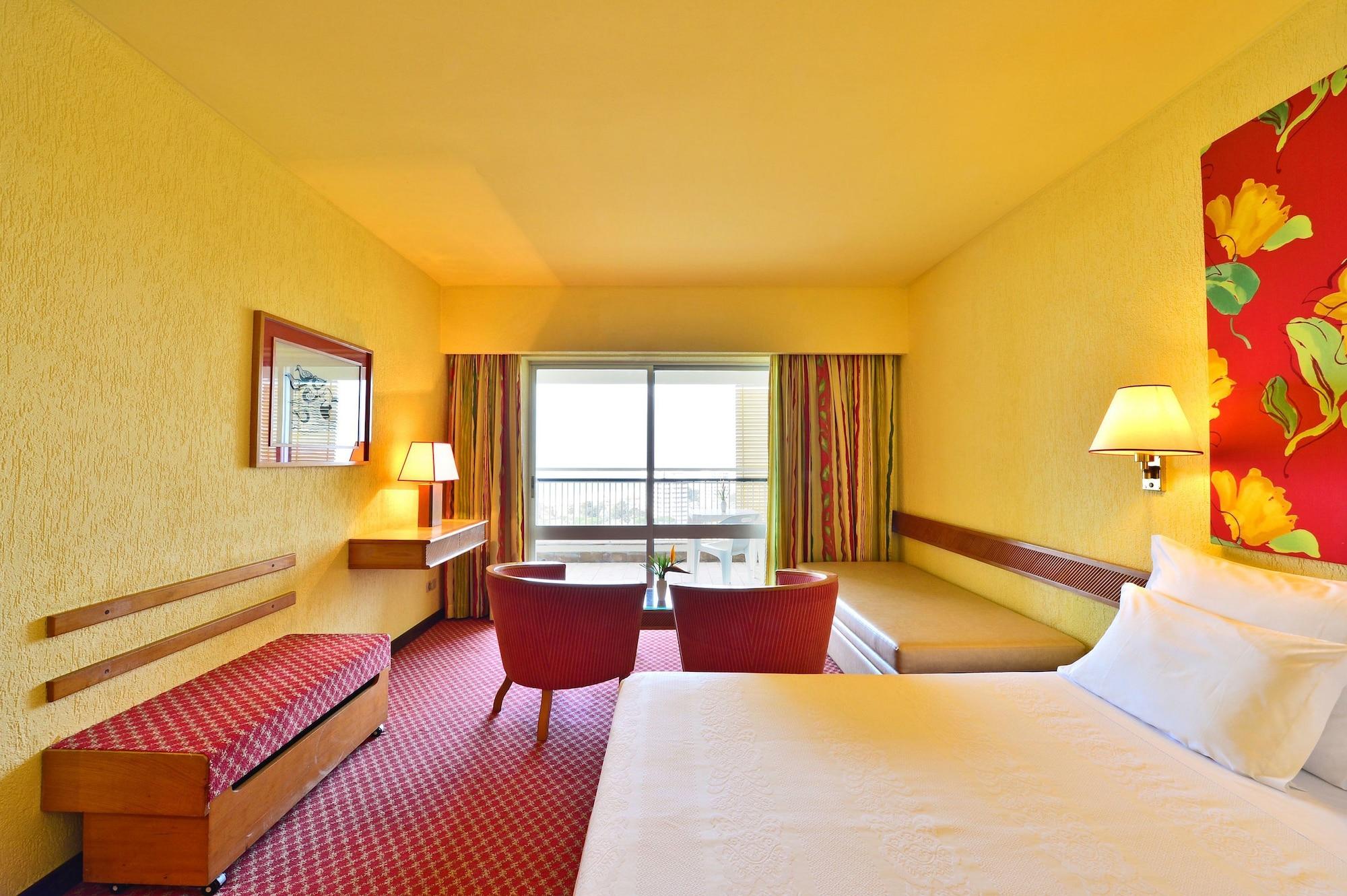 Pestana Blue Alvor Beach Екстер'єр фото A room at the hotel