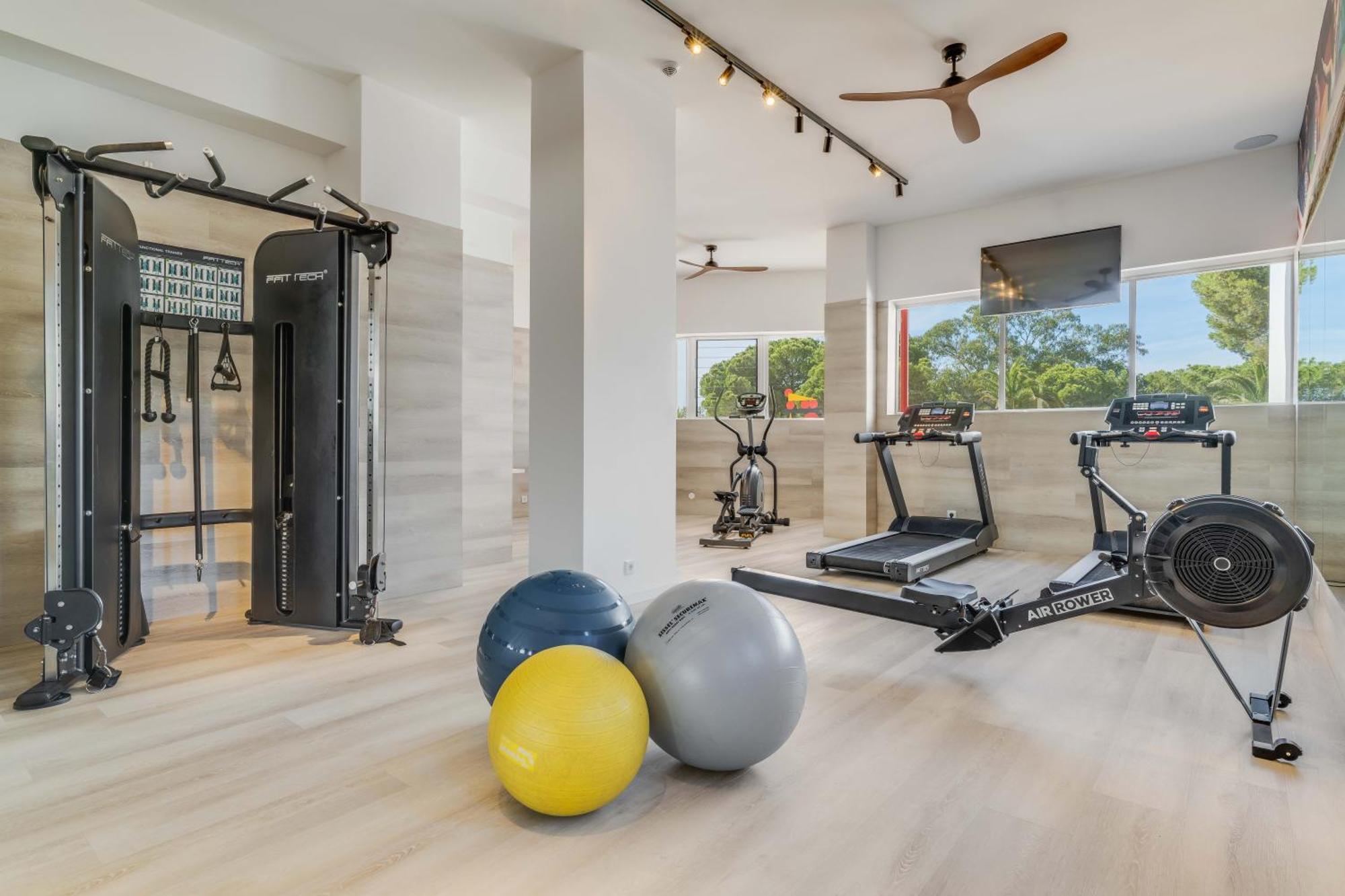 Pestana Blue Alvor Beach Екстер'єр фото The gym at the 2019 edition of the World Economic Forum
