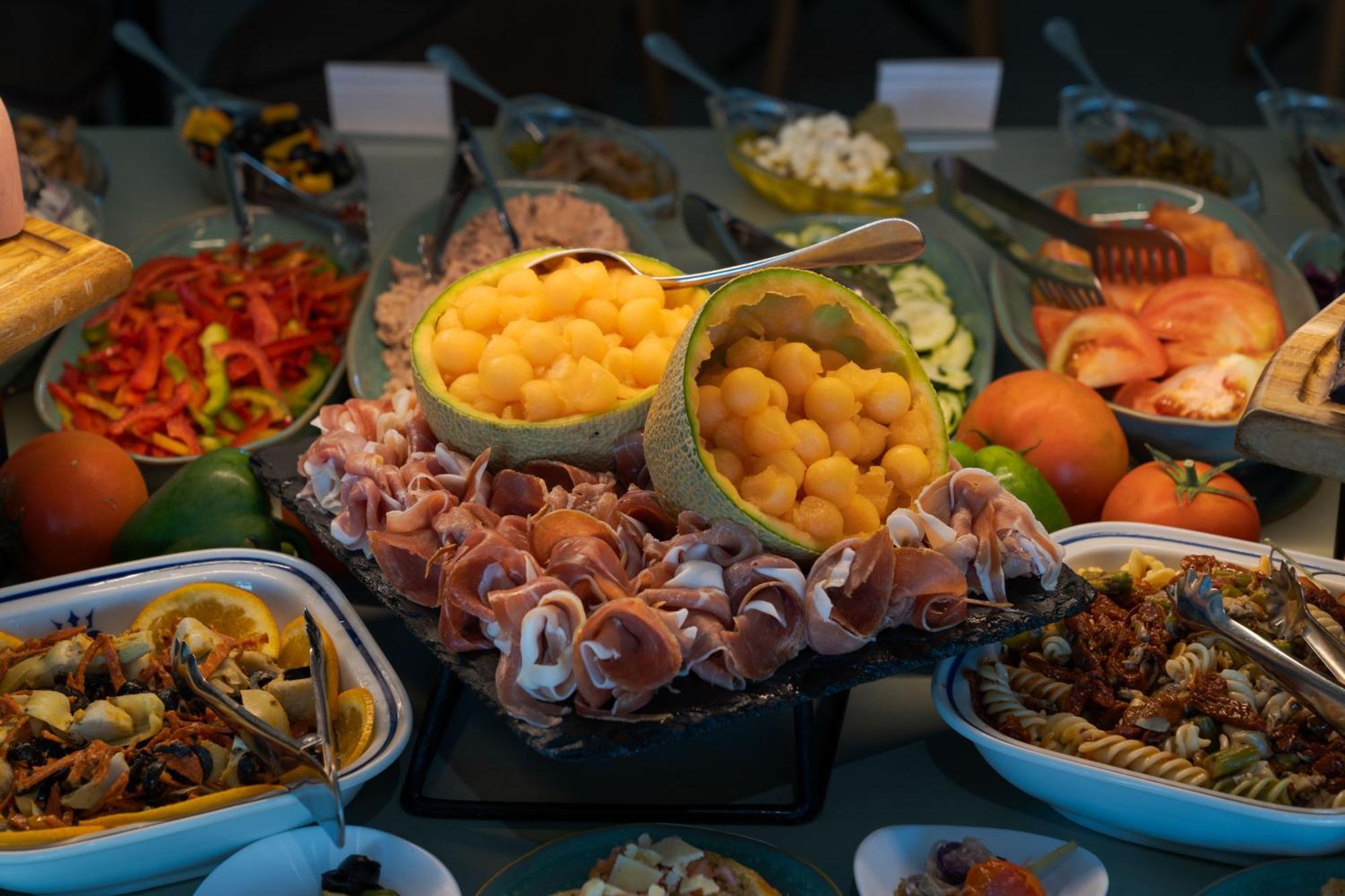 Pestana Blue Alvor Beach Екстер'єр фото A selection of tapas